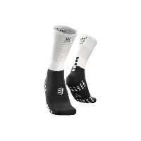 Photo Chaussettes compressport mid compression socks blanc noir