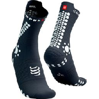 Photo Chaussettes compressport pro racing socks v4 0 trail gris blanc