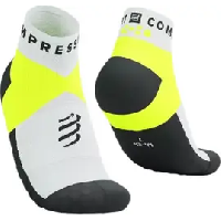 Photo Chaussettes compressport ultra trail socks v2 0 low blanc noir jaune