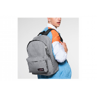Photo Sac a dos eastpak out of office